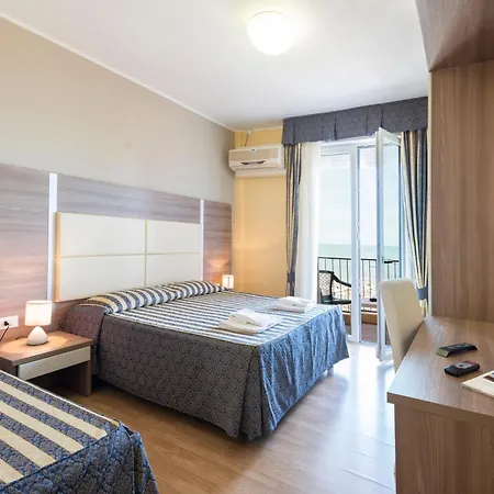 Отель Columbus Каорле