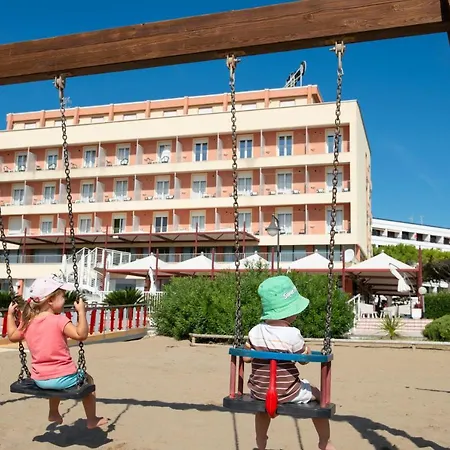 Columbus 3* Каорле