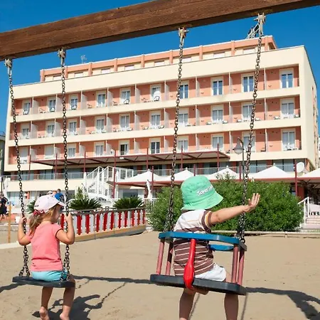 Columbus 3* קאורלה